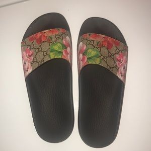 Gucci Supreme Slides size 8